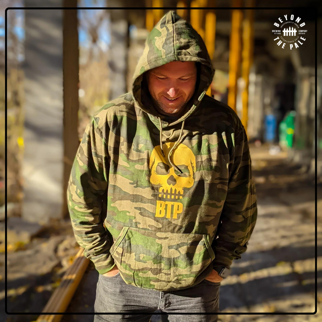 Hoodie with sales skull on hood